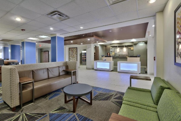 Holiday Inn Express & Suites Portales image 15